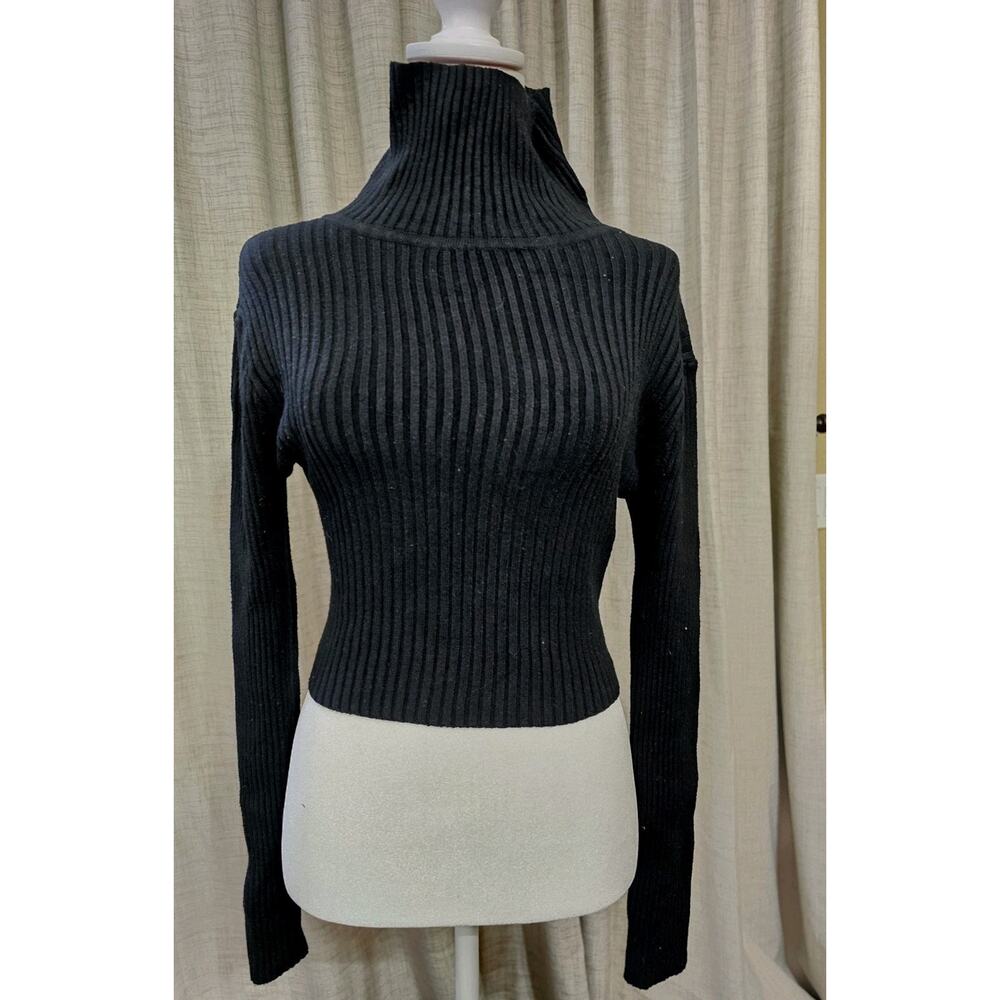 Love Tree Black Ribbed turtle neck‎ cropped knit sweater Women's size L Stretchy